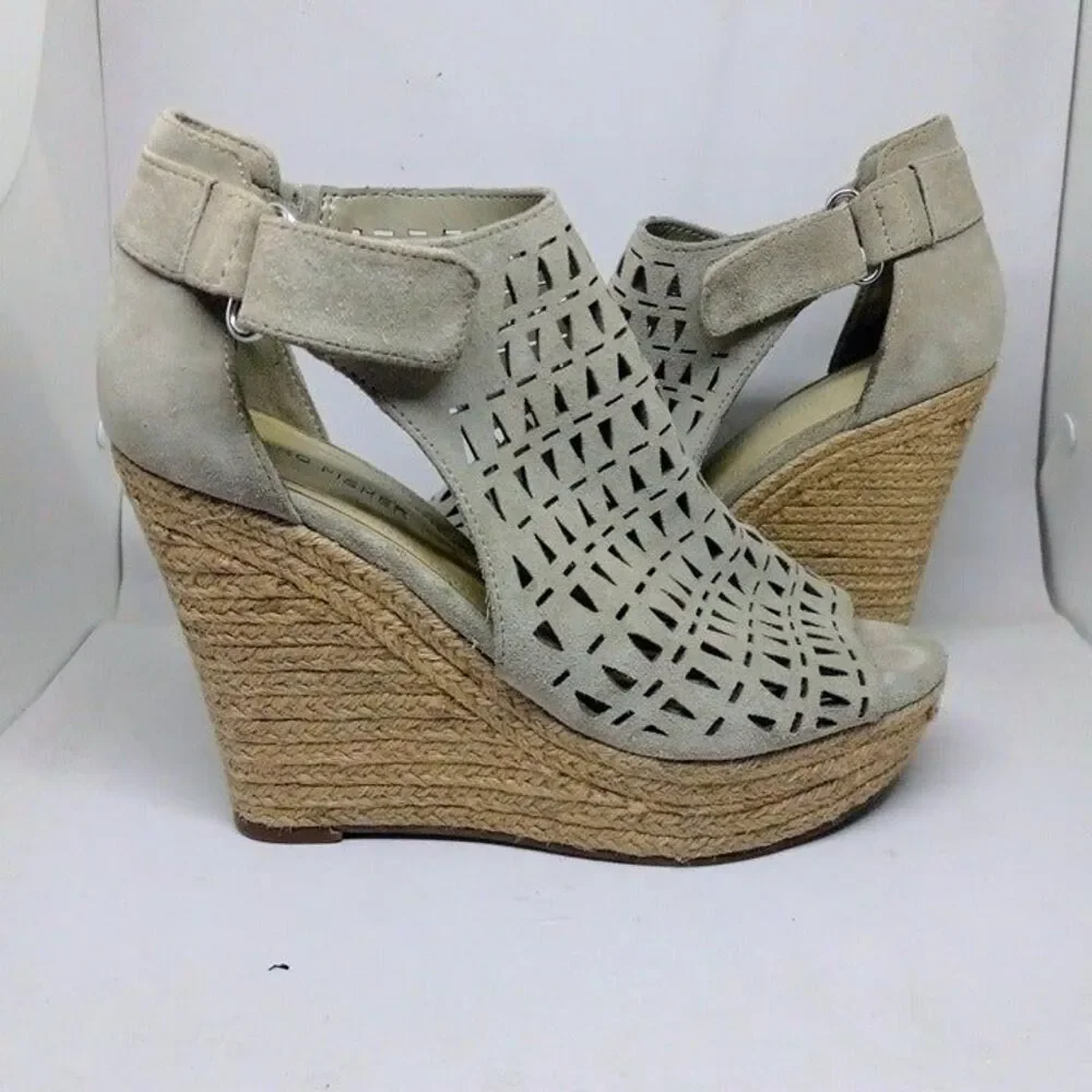 Marc Fisher Helina Size 9M Suede Espadrille Wedges-Taupe-Laser Cut-Peep Toe-Boho